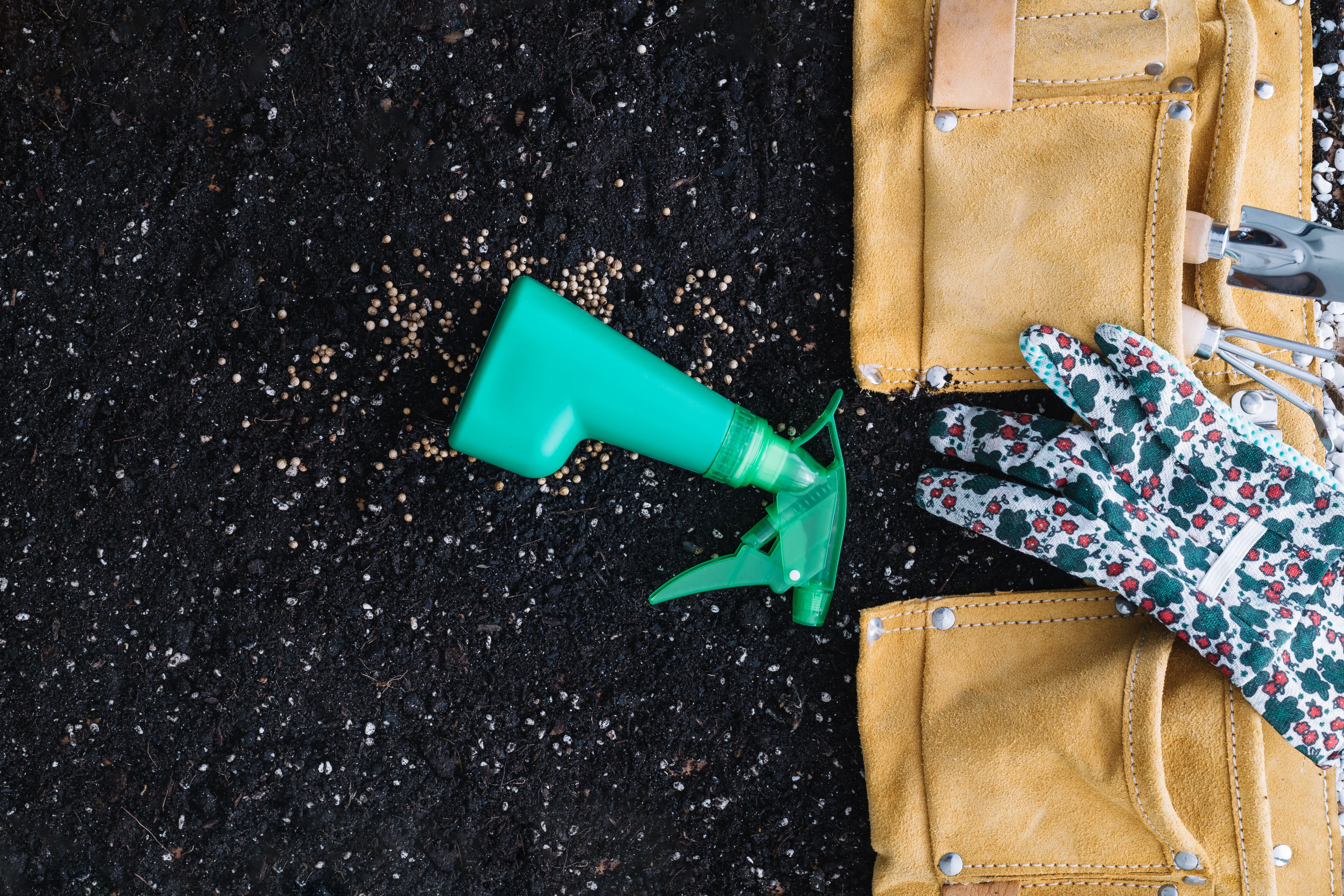 lawn fertilizer & weed control